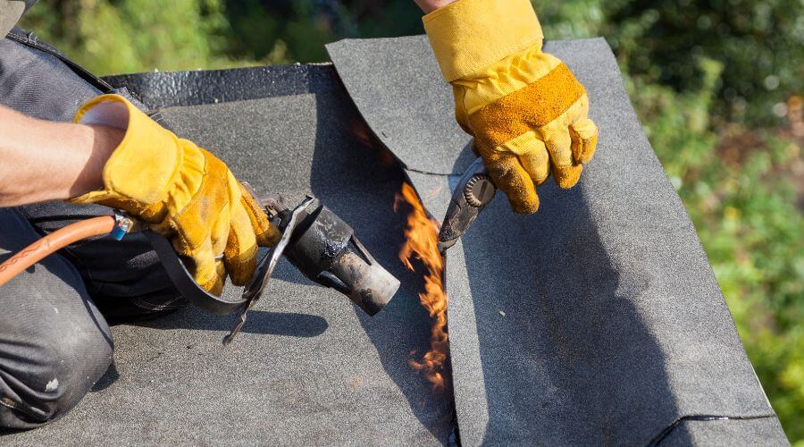 Professional gutter cleaning in Stephens, GA